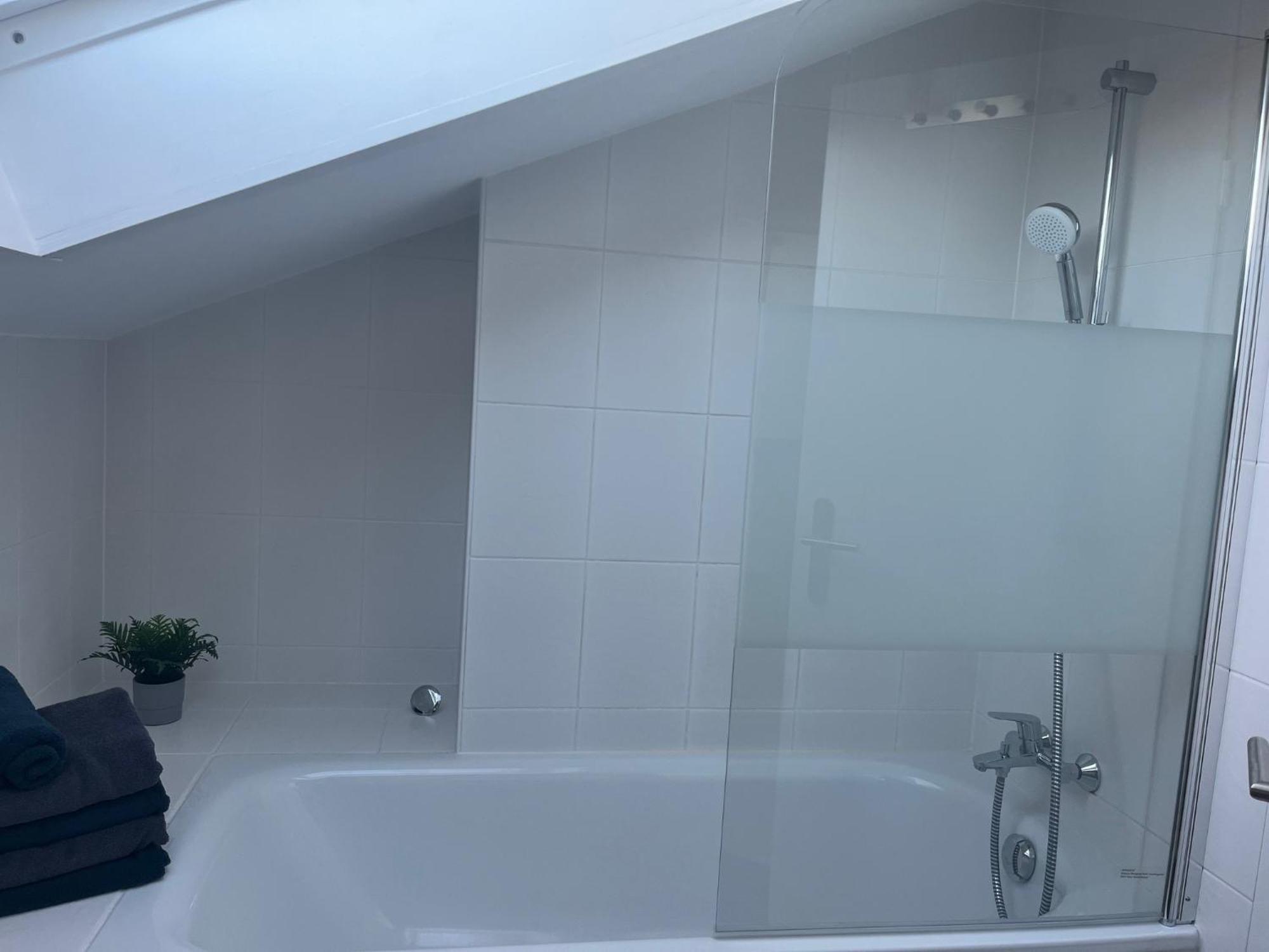 Helle, Ruhige Ferienwohnung Mit Balkon باد تولز المظهر الخارجي الصورة
